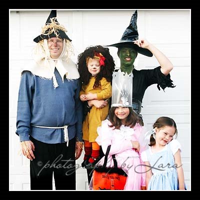 Family Halloween Costumes: The Wizard of Oz