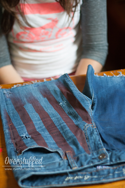 Easy DIY patriotic cutoff shorts