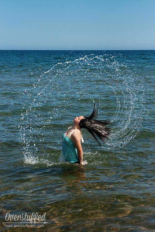 Beach photo pose idea—the Pinterest hair flip