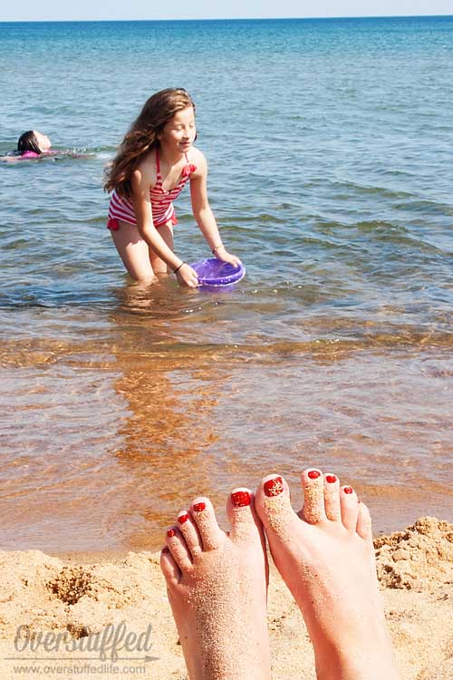 Beach photo toe selfie