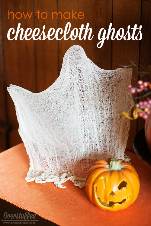 Make these adorable ghosts for Halloween using items you most likely already have around the house