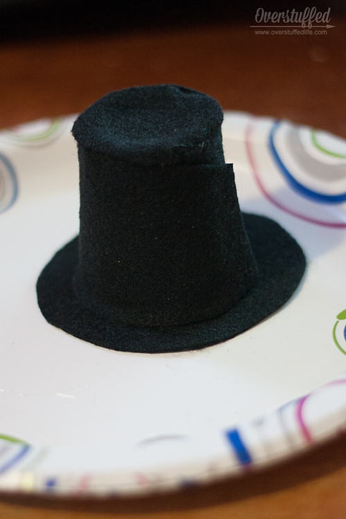 Easy Pilgrim Hat Place Cards for Thanksgiving 