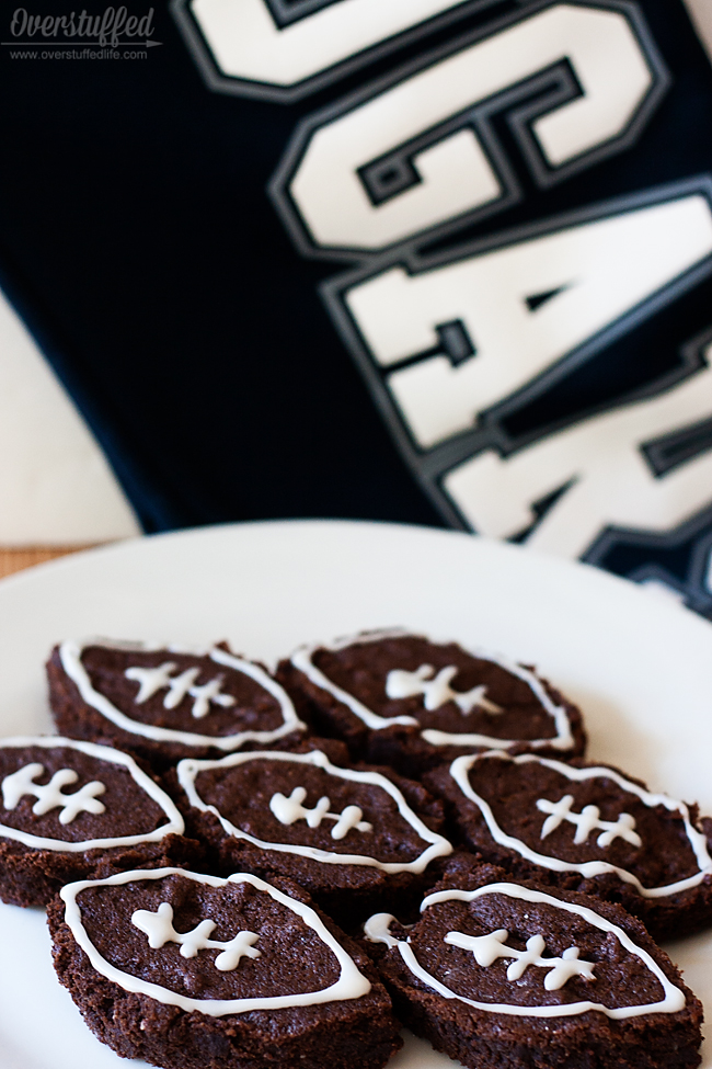 Make these delicious gluten and dairy free fudgy brownies for your next football game party! #overstuffedlife