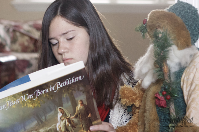 16 books to read with your family at Christmas time.