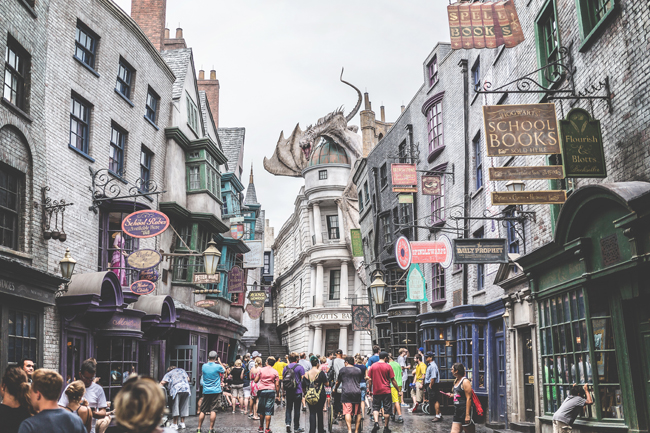 Gift your children an experience gift for Christmas — like a vacation to Hogwarts at Universal Studios Hollywood!