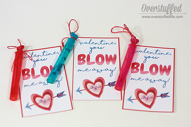 Free printable valentines cards for use with bubbles, blow pops, or gum: Valentine You Blow Me Away!