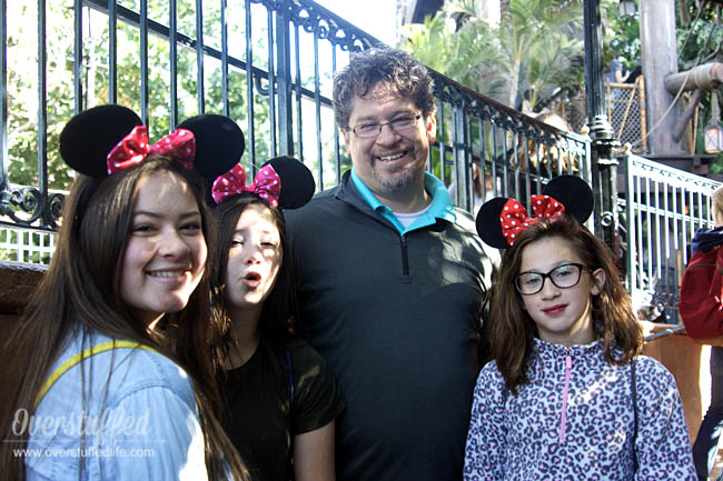 Does your dad love Disney? Maybe he'll love a trip to Disneyland with the family as a gift for Father's Day!