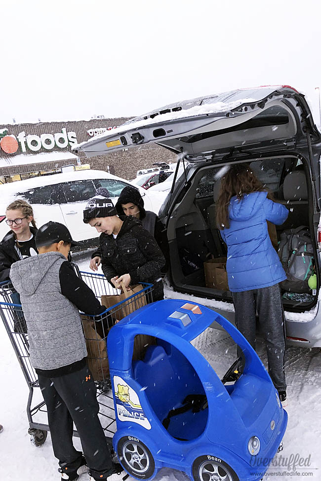 #LightTheWorld Feed the Hungry service project for tweens and teens