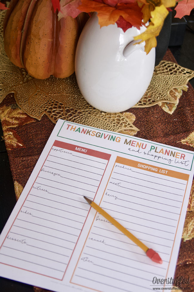 Stay organized this Thanksgiving with this free printable menu planner and shopping list